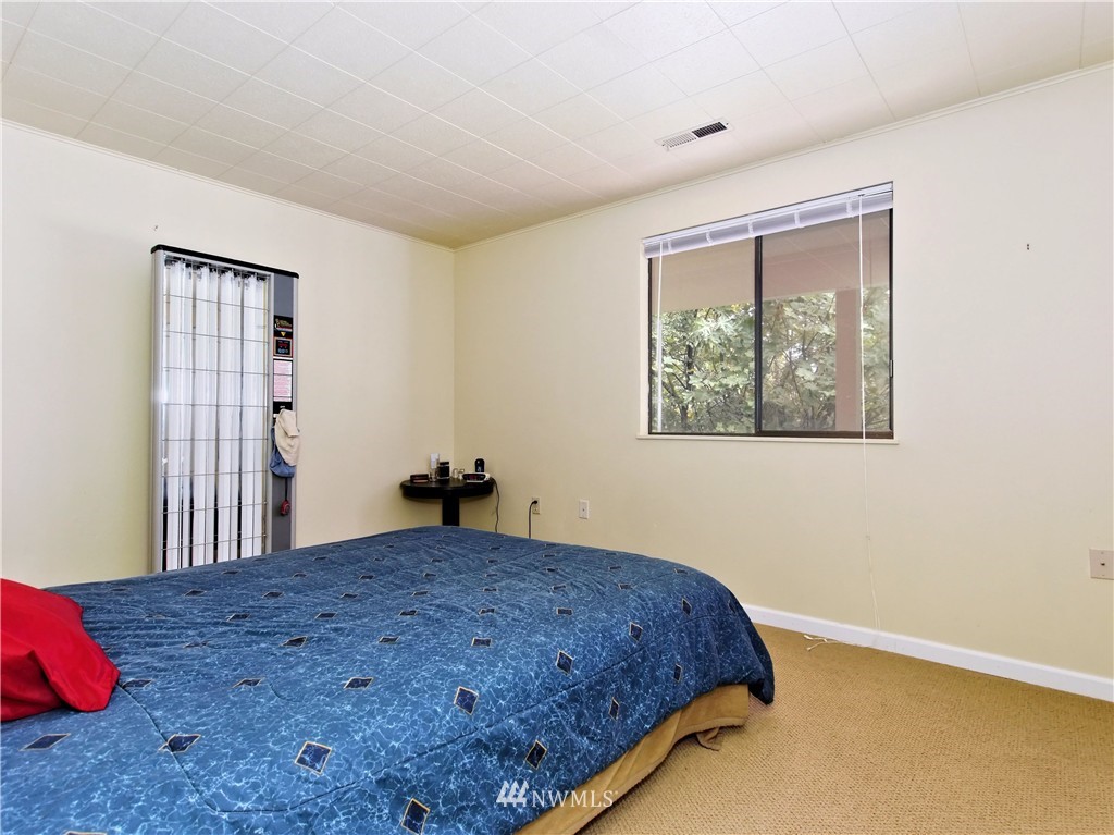 910 Ridgewood Circle Southwest Issaquah, WA 98027 - Photo 15 of 19