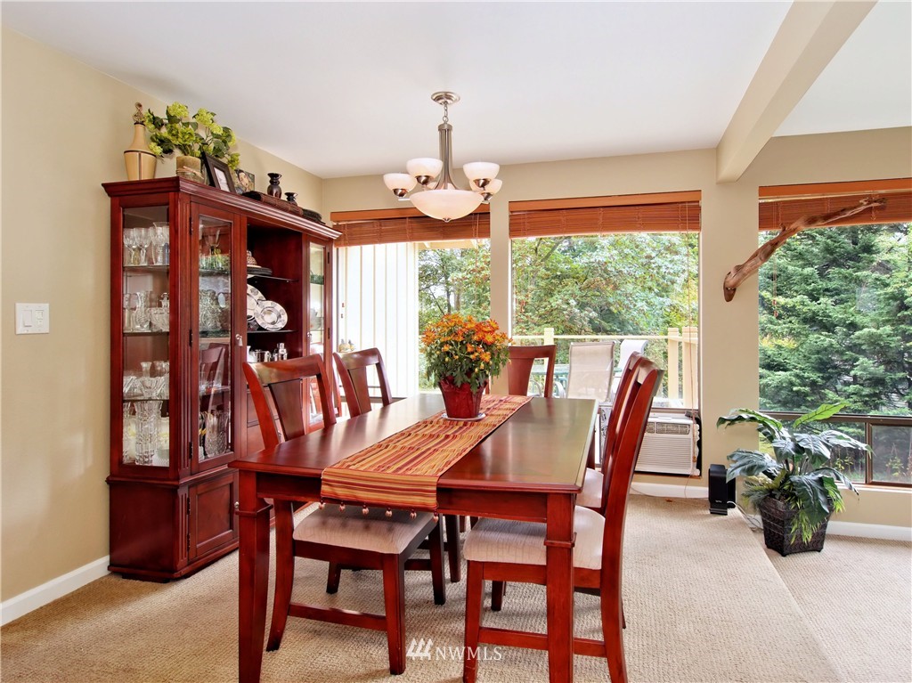 910 Ridgewood Circle Southwest Issaquah, WA 98027 - Photo 5 of 19