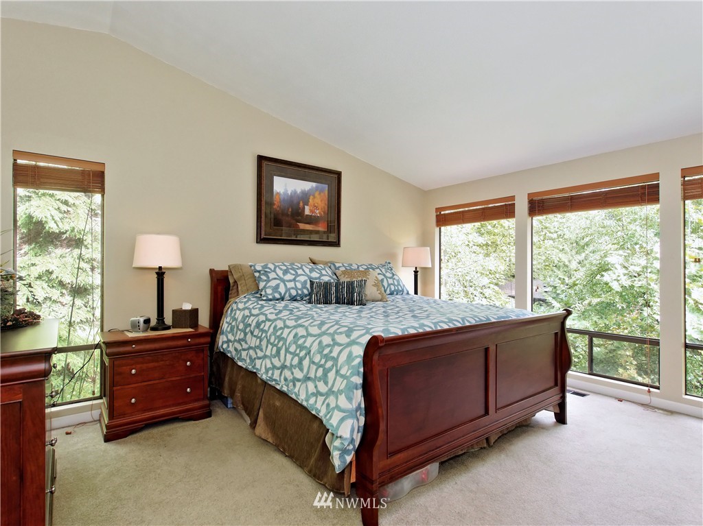 910 Ridgewood Circle Southwest Issaquah, WA 98027 - Photo 8 of 19