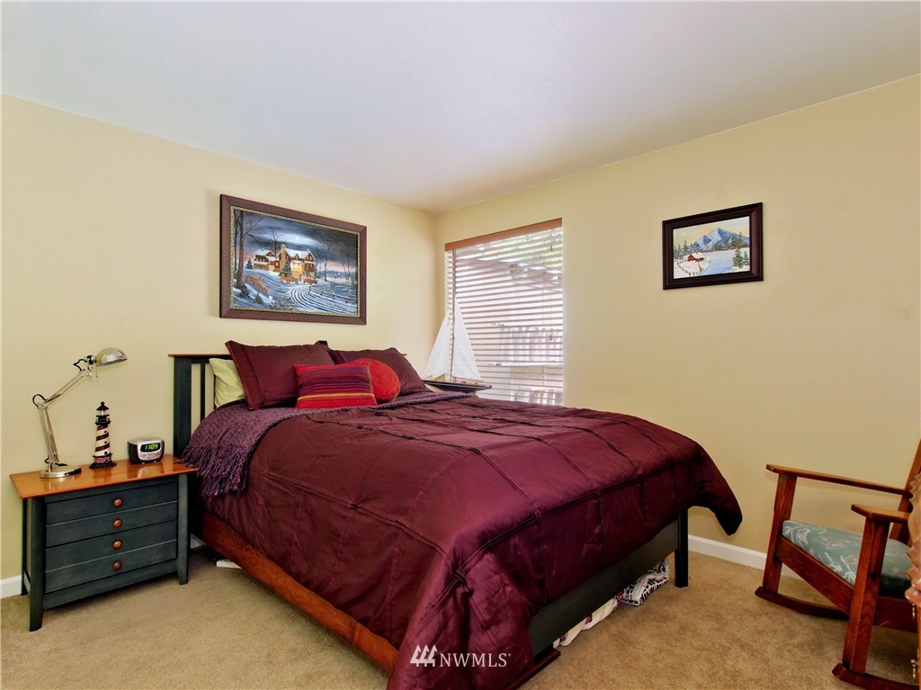 910 Ridgewood Circle Southwest Issaquah, WA 98027 - Photo 10 of 19