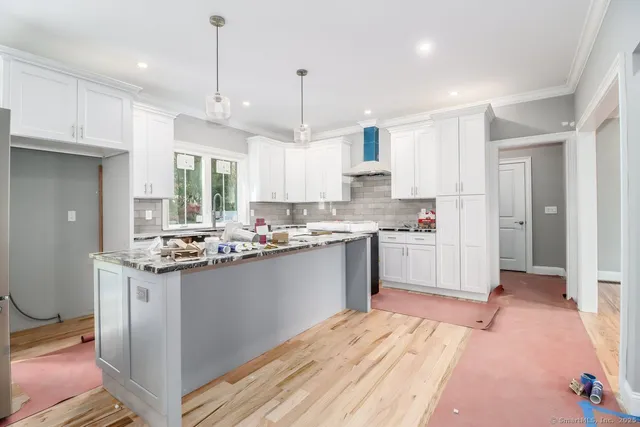 $799,000 | 4 Delia Lane, New Milford, CT 06776