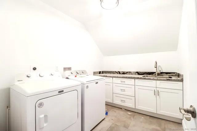 $799,000 | 4 Delia Lane, New Milford, CT 06776