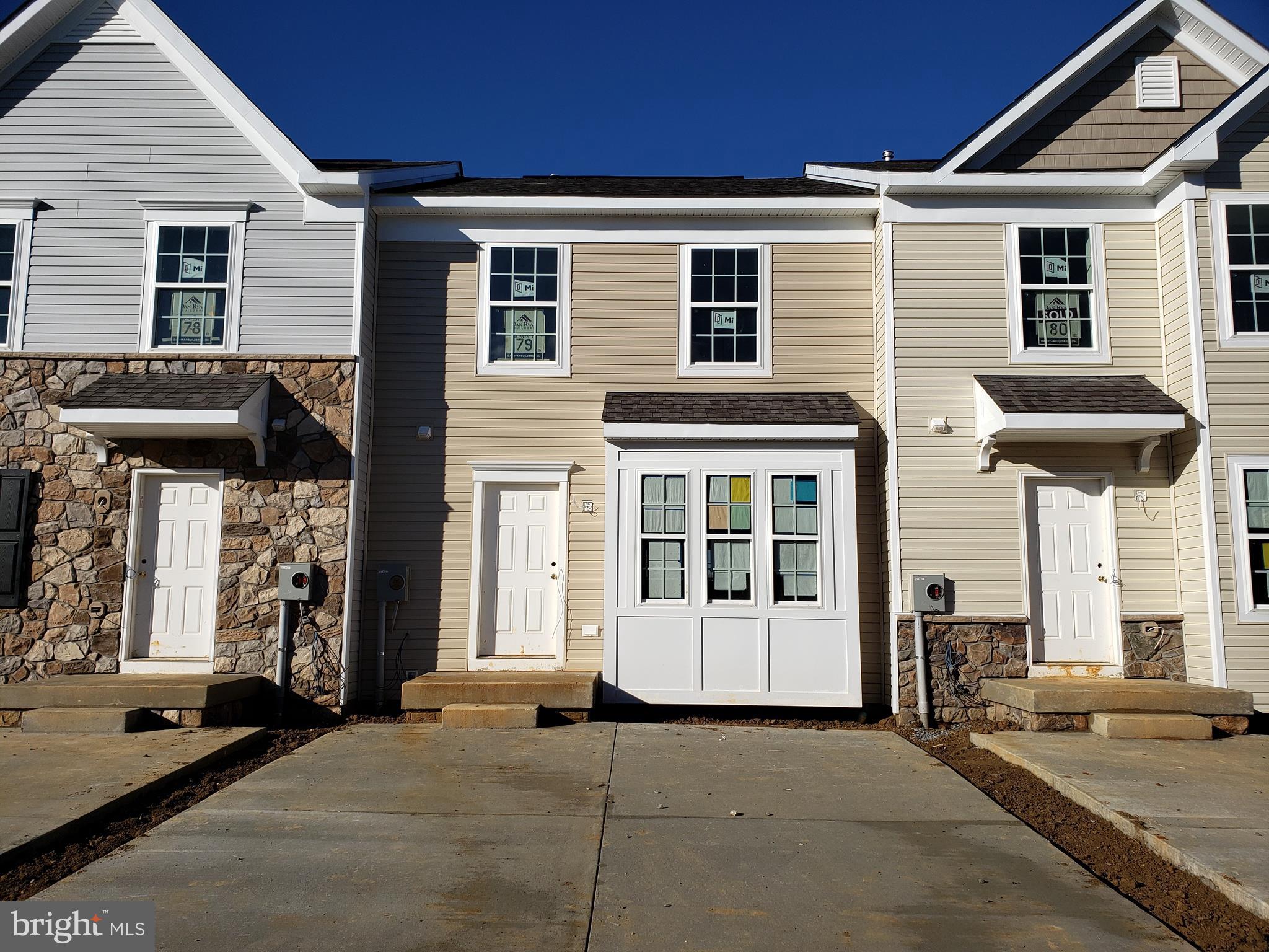 145 Ran Rue Drive Martinsburg, WV 25403 - Photo 1 of 27 Box Bay Window!