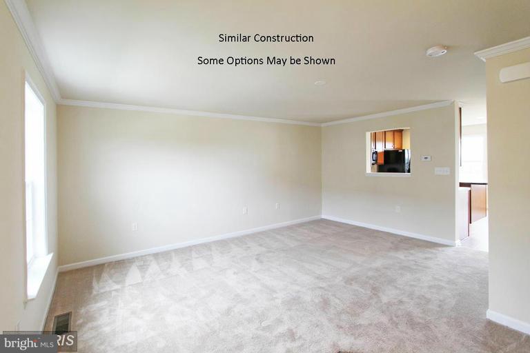 145 Ran Rue Drive Martinsburg, WV 25403 - Photo 6 of 27 Living Room