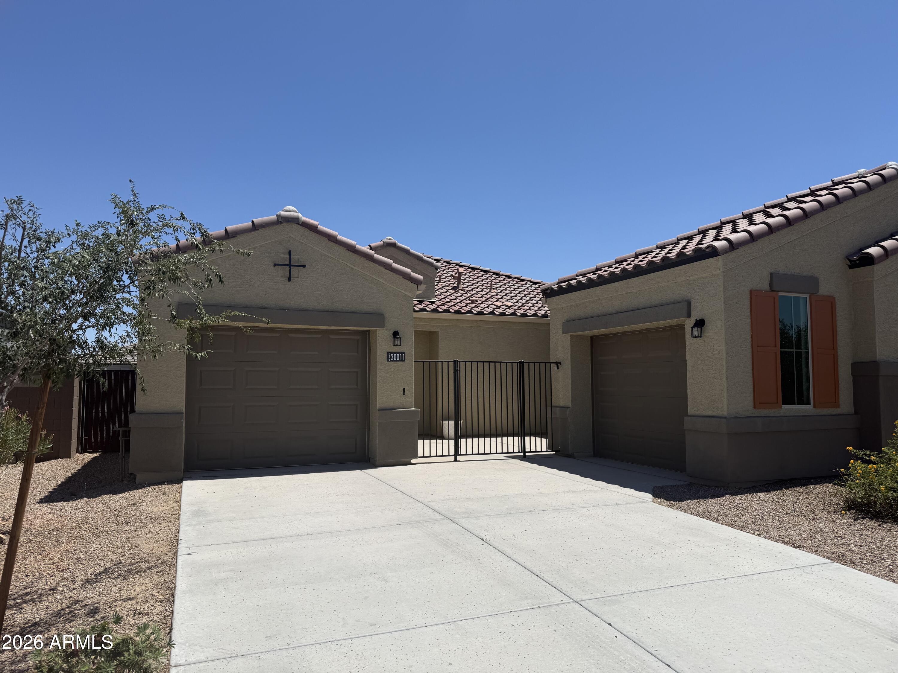 30011 West Cheery Lynn Road Buckeye, AZ 85396 - Photo 2 of 11