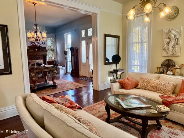 $425,000 | 404 South Commerce Street, Natchez, MS 39120