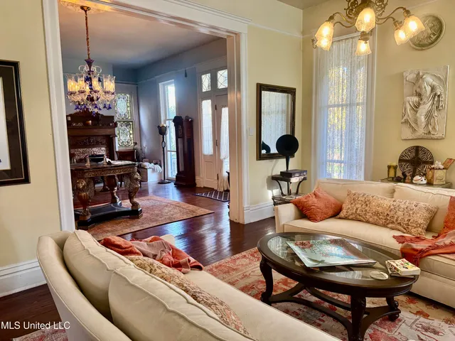 $425,000 | 404 South Commerce Street, Natchez, MS 39120