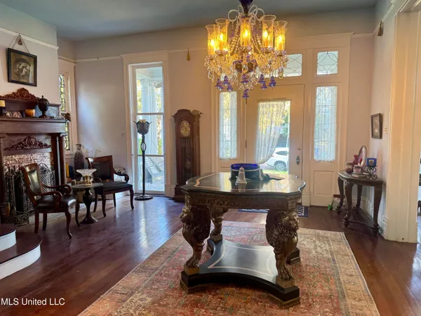 $425,000 | 404 South Commerce Street, Natchez, MS 39120