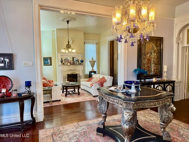 $425,000 | 404 South Commerce Street, Natchez, MS 39120