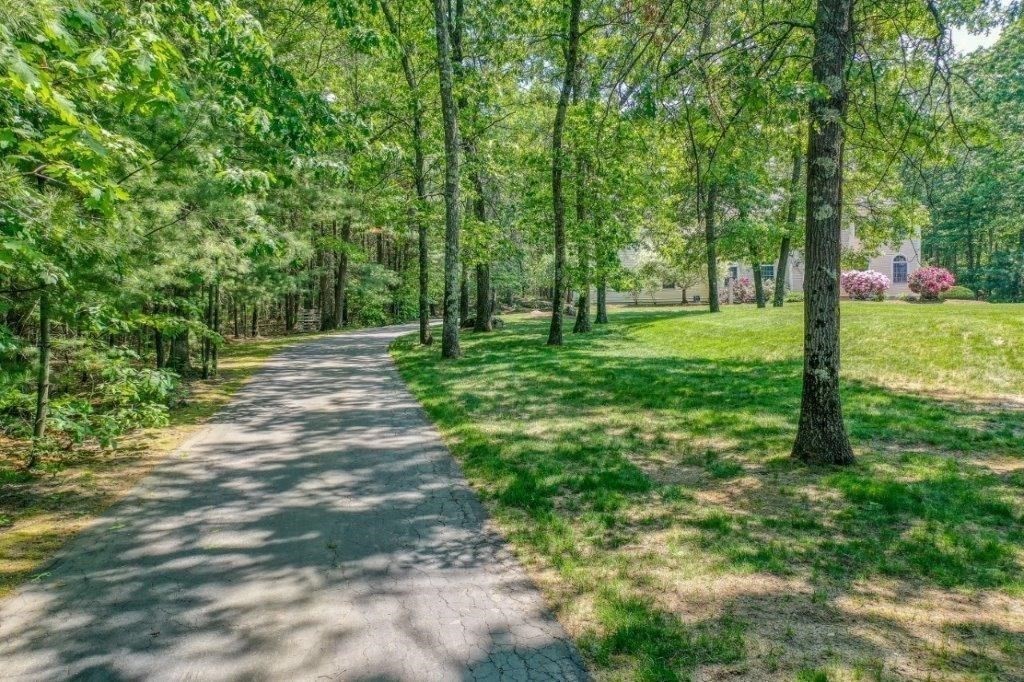 29 Painted Post Road Groton, MA 01450 - Photo 6 of 40 Gallery Image 6