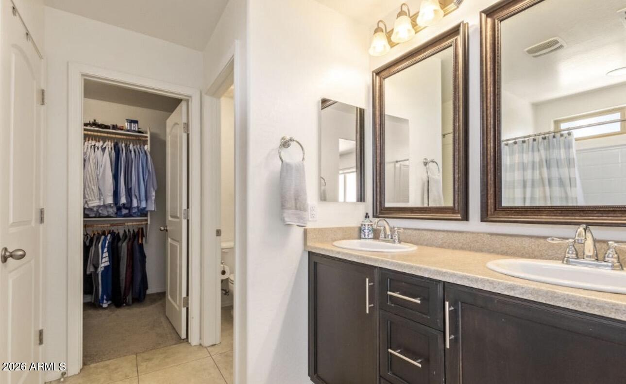 814 West Ardmore Road Phoenix, AZ 85041 - Photo 12 of 31 IMG_3802