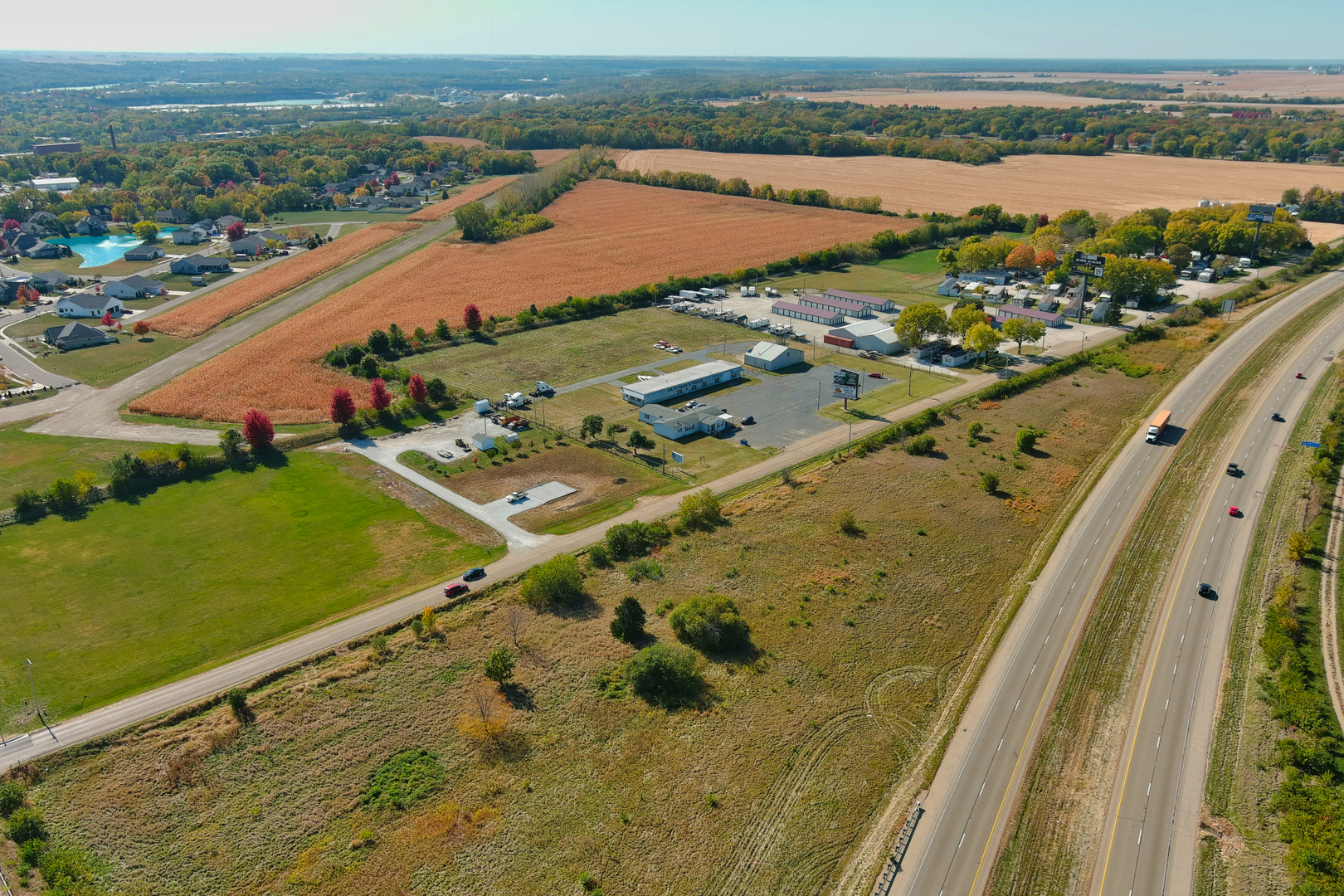 1592 North 30th Road, Unit 3 Ottawa, IL 61350 - Photo 6 of 22 a view of a city