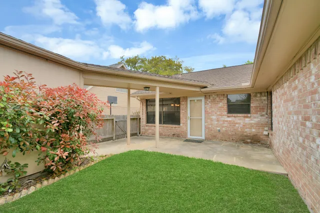 $2,250 | 2818 Colonial Drive, Sugar Land, TX 77479
