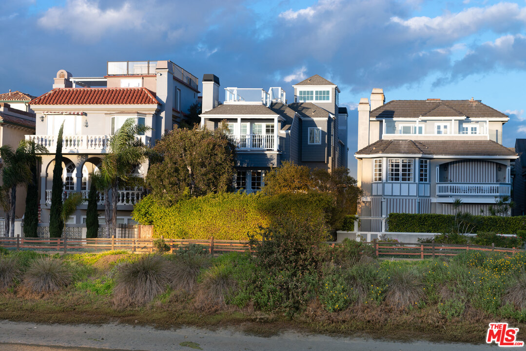 4711 Roma Court Marina del Rey, CA 90292 - Photo 2 of 28