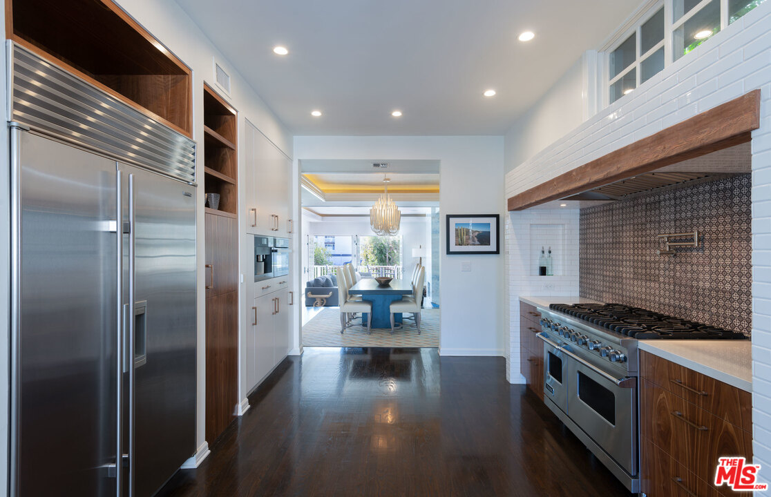 4711 Roma Court Marina del Rey, CA 90292 - Photo 8 of 28
