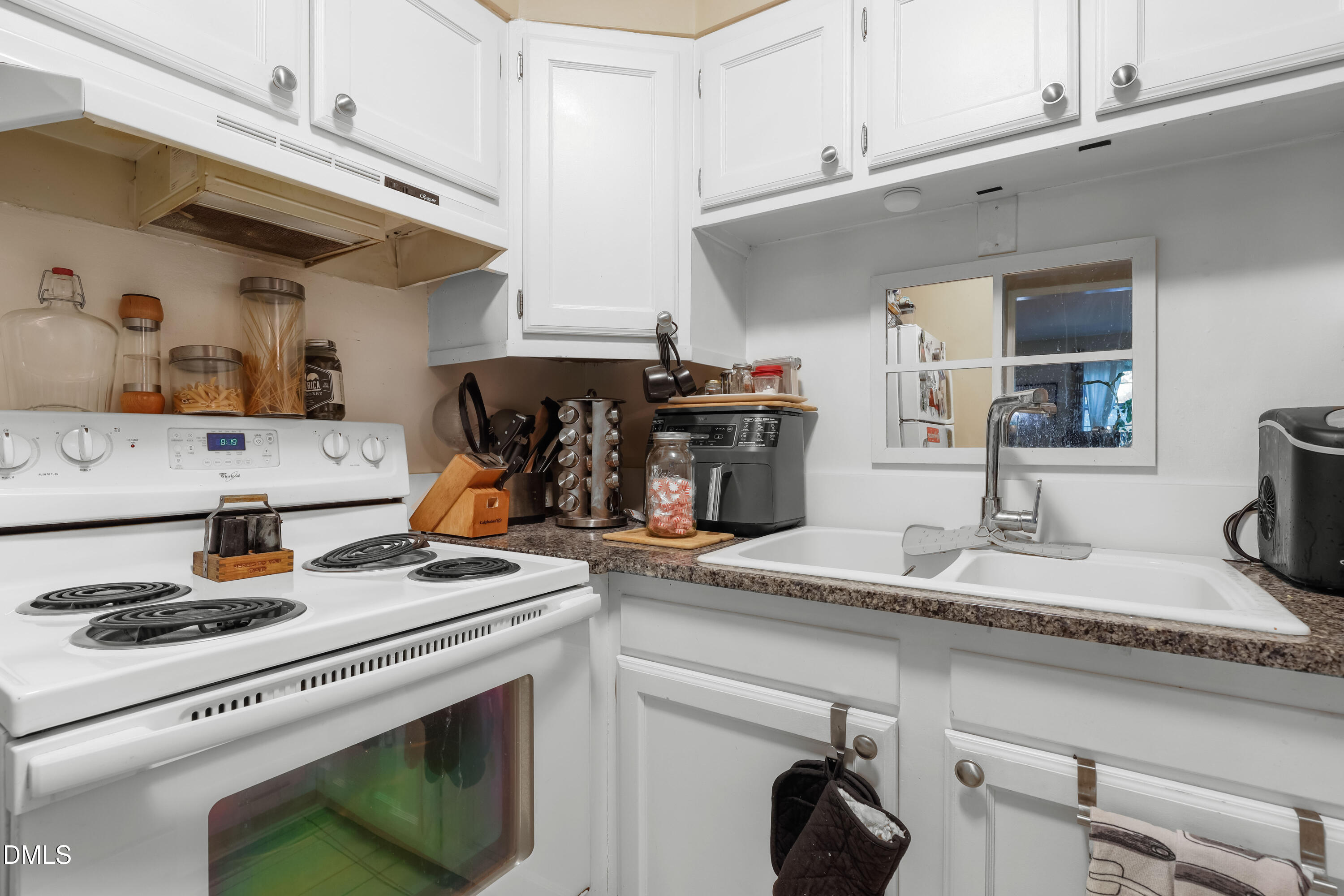 1217 Manassas Court, Unit G Raleigh, NC 27609 - Photo 9 of 23 9