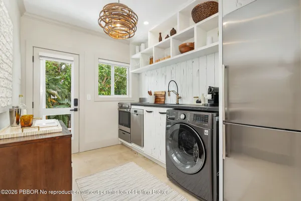 $1,790,000 | 220 Atlantic Avenue, Unit 6, Palm Beach, FL 33480