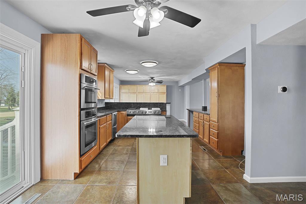 1606 Fairway Drive O'Fallon, IL 62269 - Photo 8 of 35