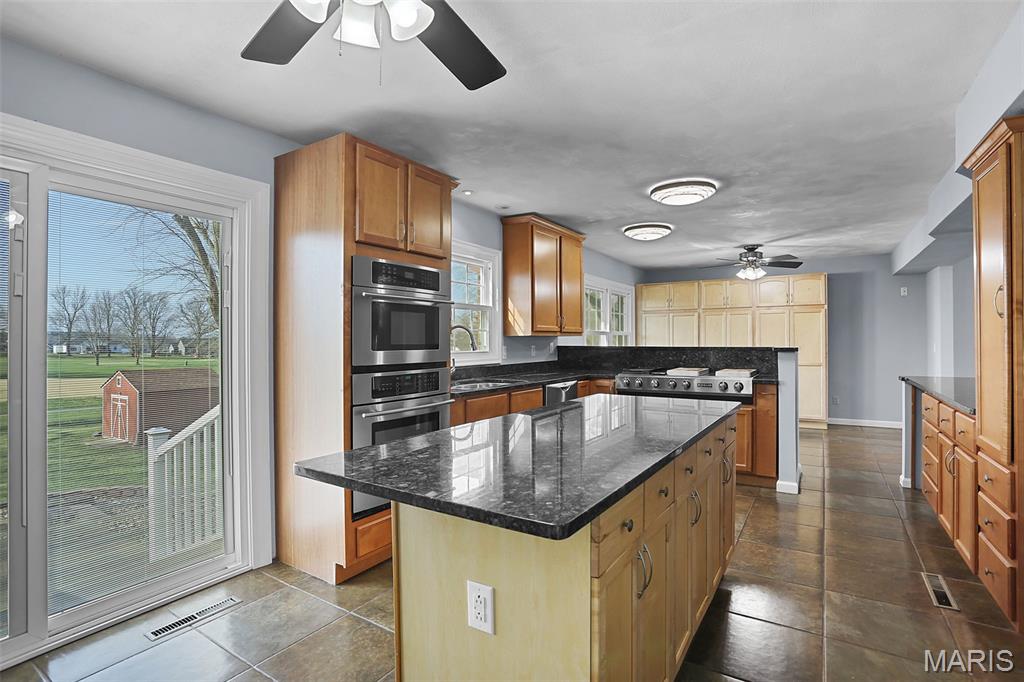 1606 Fairway Drive O'Fallon, IL 62269 - Photo 9 of 35