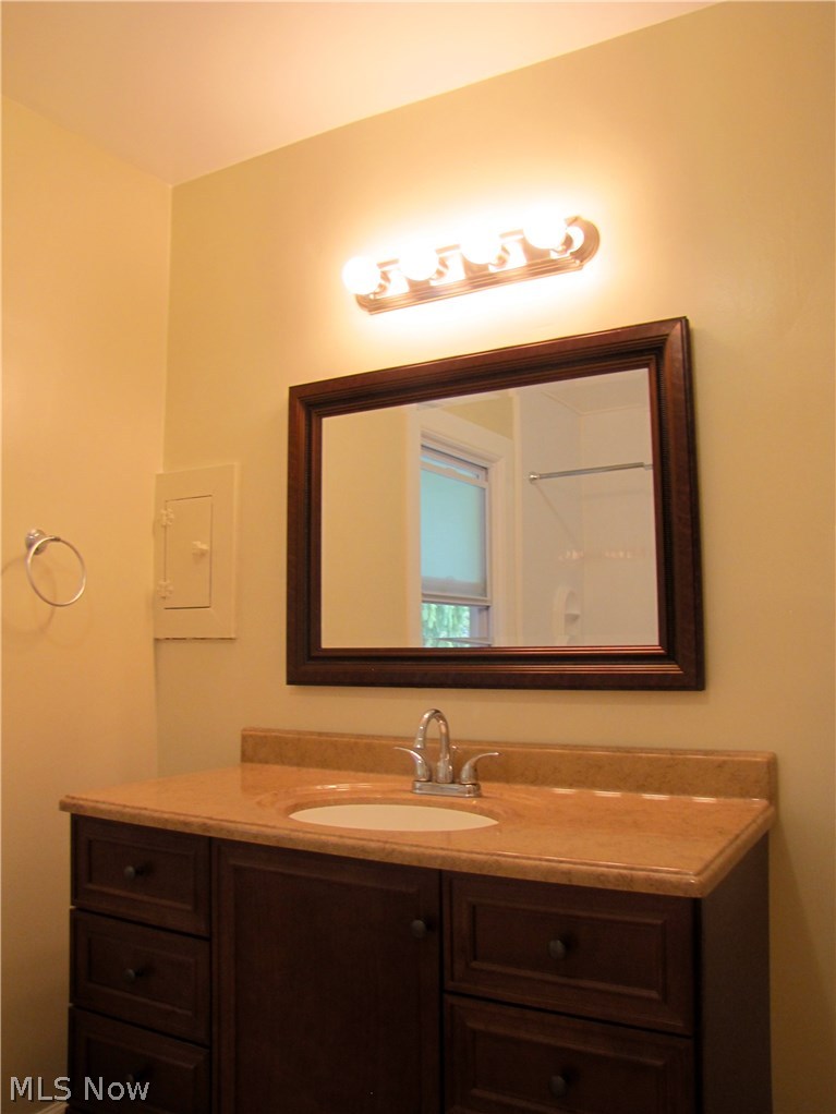 2167 Cranston Road Cleveland, OH 44118 - Photo 14 of 26