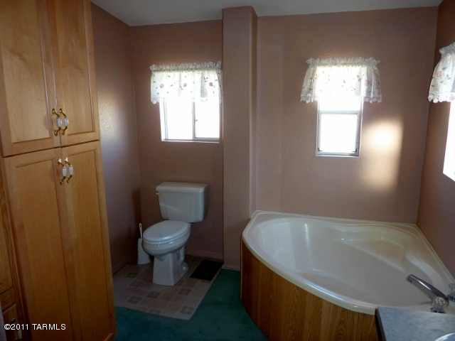 5801 West Rocking Cir Street Tucson, AZ 85713 - Photo 10 of 12 Gallery Image 10
