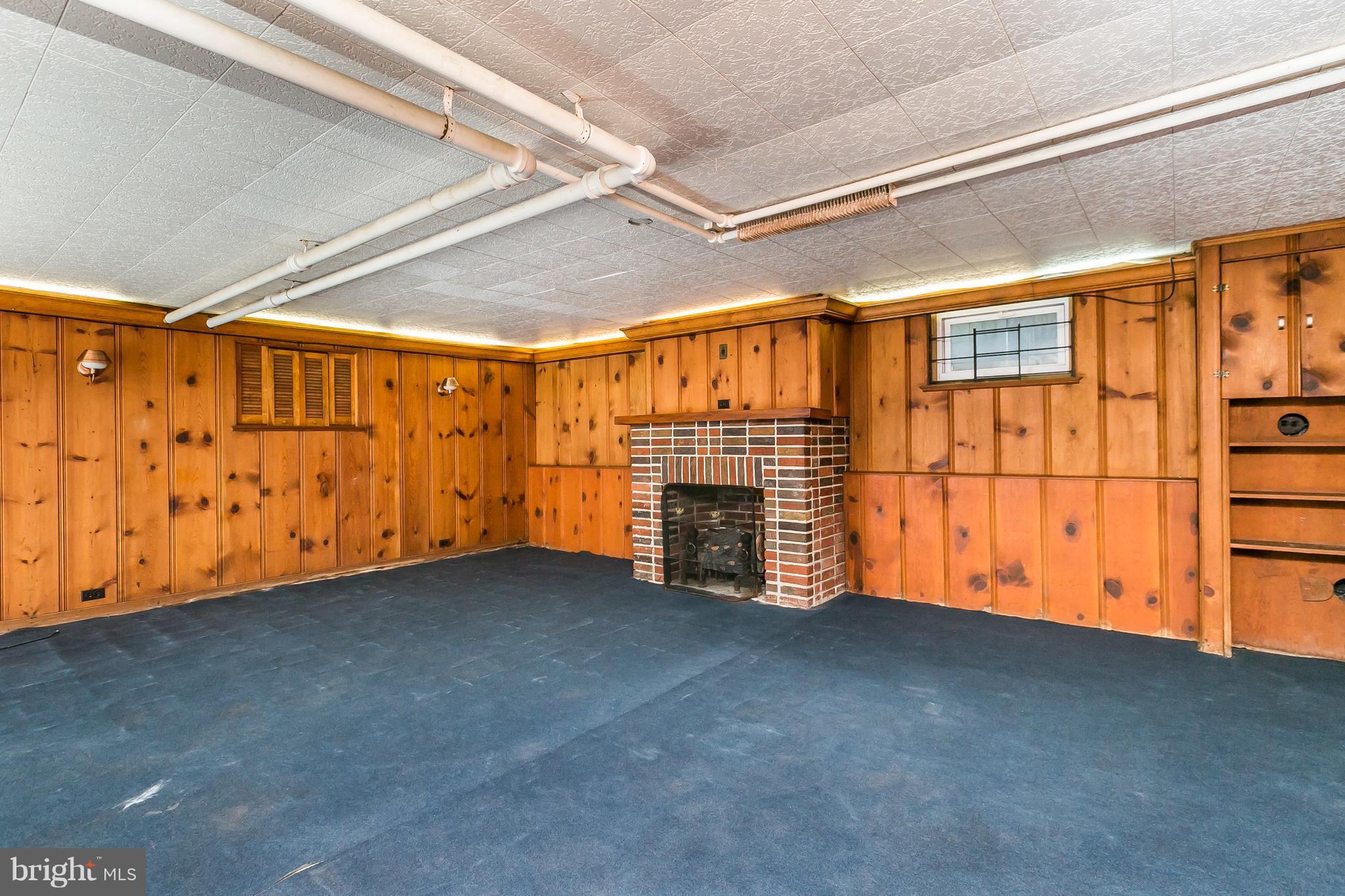 604 Dunkirk Road Baltimore, MD 21212 - Photo 22 of 30 Family Room has huge potential w just a little TLC