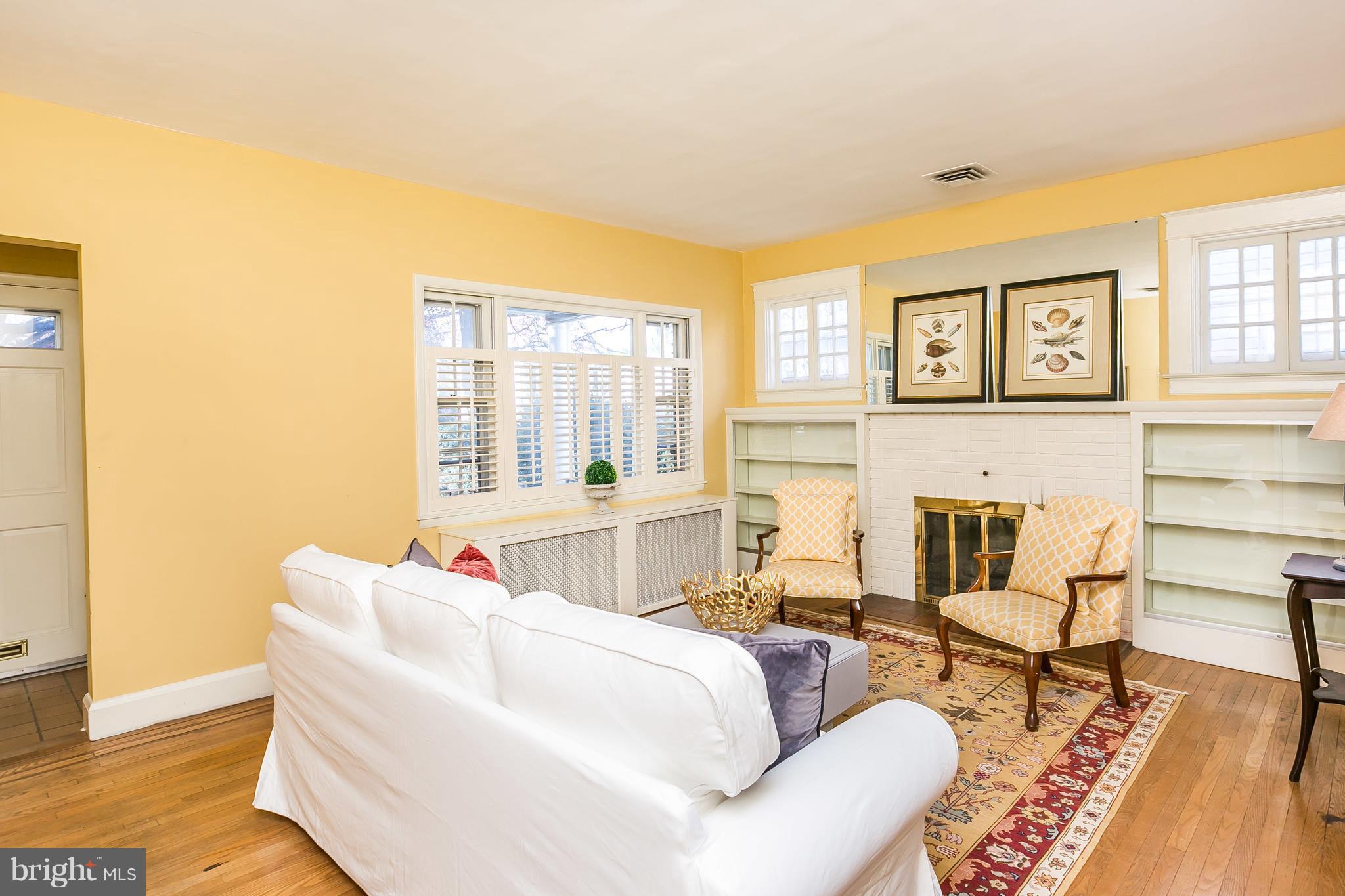 604 Dunkirk Road Baltimore, MD 21212 - Photo 4 of 30 For cozy evenings this winter!
