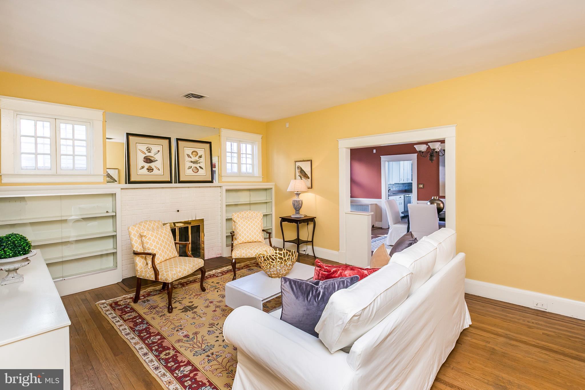 604 Dunkirk Road Baltimore, MD 21212 - Photo 5 of 30 Living Room