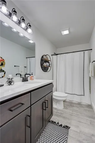 $419,900 | 901 Black Thorn Drive, Carl Junction, MO 64834