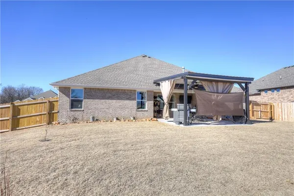 $409,950 | 901 Black Thorn Drive, Carl Junction, MO 64834