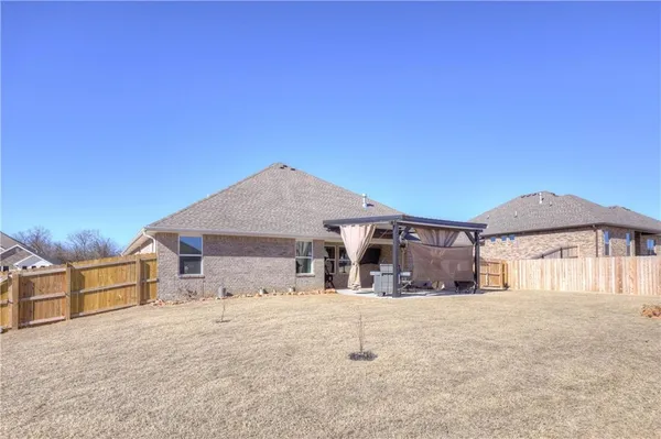 $409,950 | 901 Black Thorn Drive, Carl Junction, MO 64834