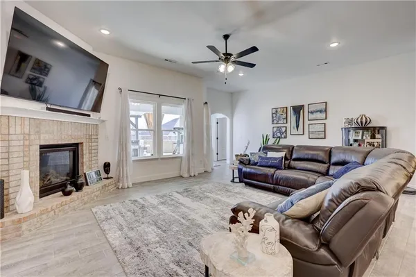 $409,950 | 901 Black Thorn Drive, Carl Junction, MO 64834