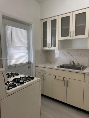 $1,690 | 8420 Byron Avenue, Unit 5, Miami Beach, FL 33141