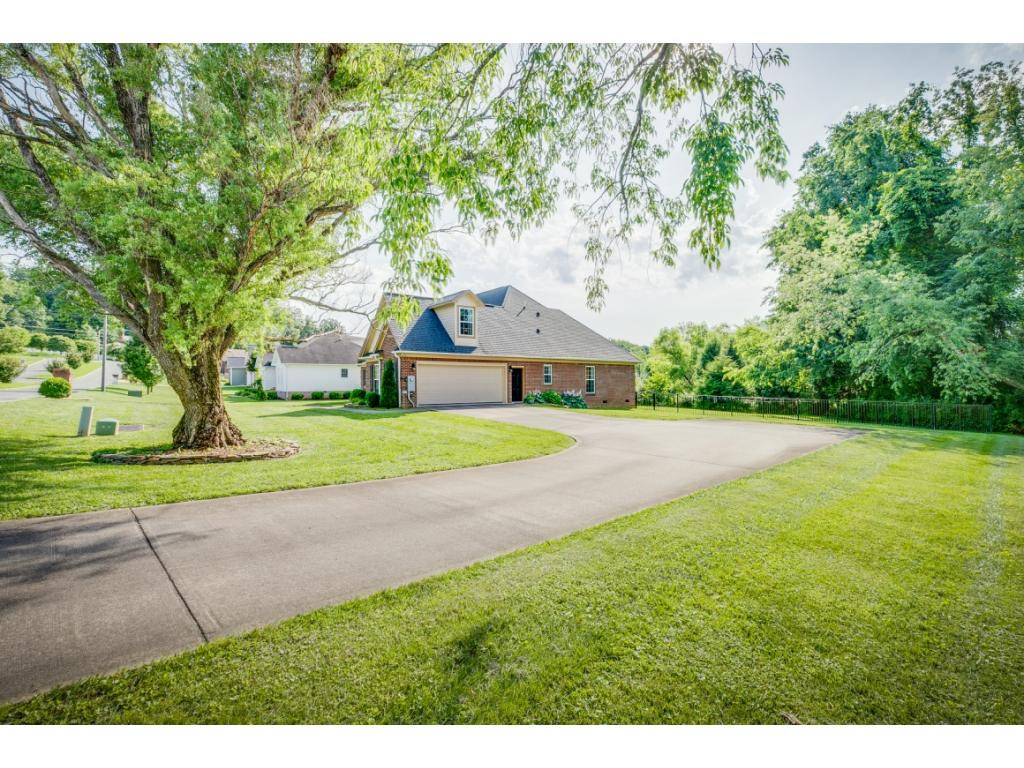 107 Old Farm Road Erwin, TN 37650 - Photo 3 of 36 Photo 3