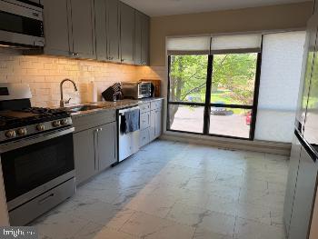 14 Club Lane Reading, PA 19607 - Photo 11 of 17
