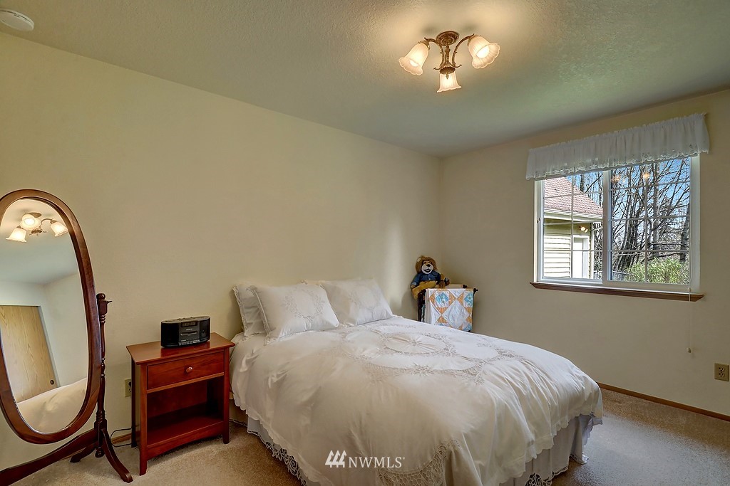 20920 West Richmond Road Bothell, WA 98021 - Photo 11 of 19