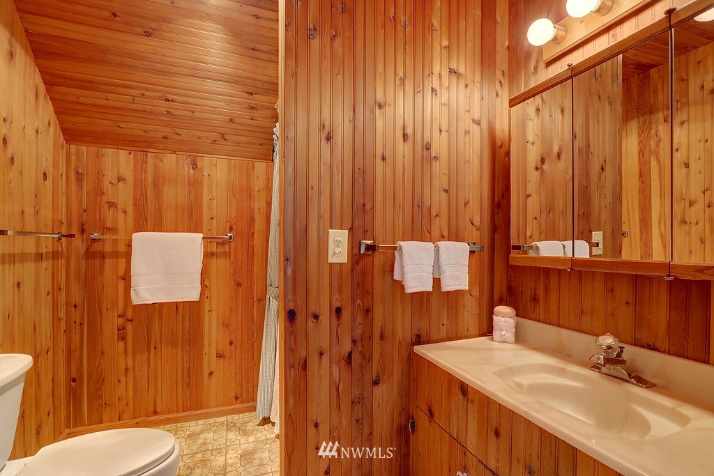 20920 West Richmond Road Bothell, WA 98021 - Photo 14 of 19
