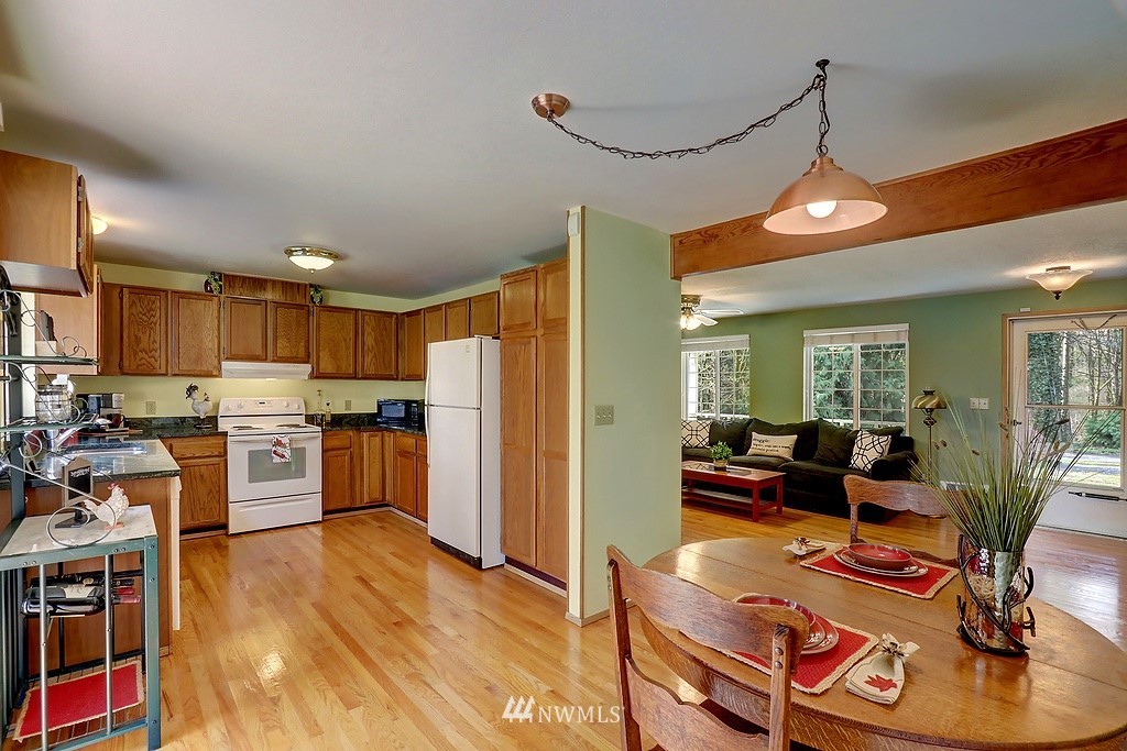 20920 West Richmond Road Bothell, WA 98021 - Photo 6 of 19