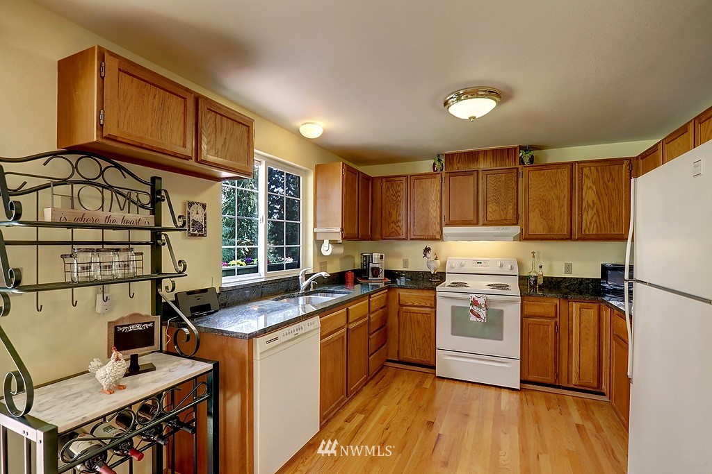 20920 West Richmond Road Bothell, WA 98021 - Photo 7 of 19