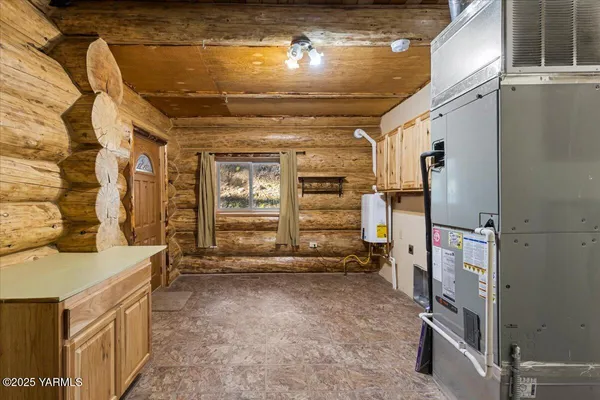 a view of a storage & utility room