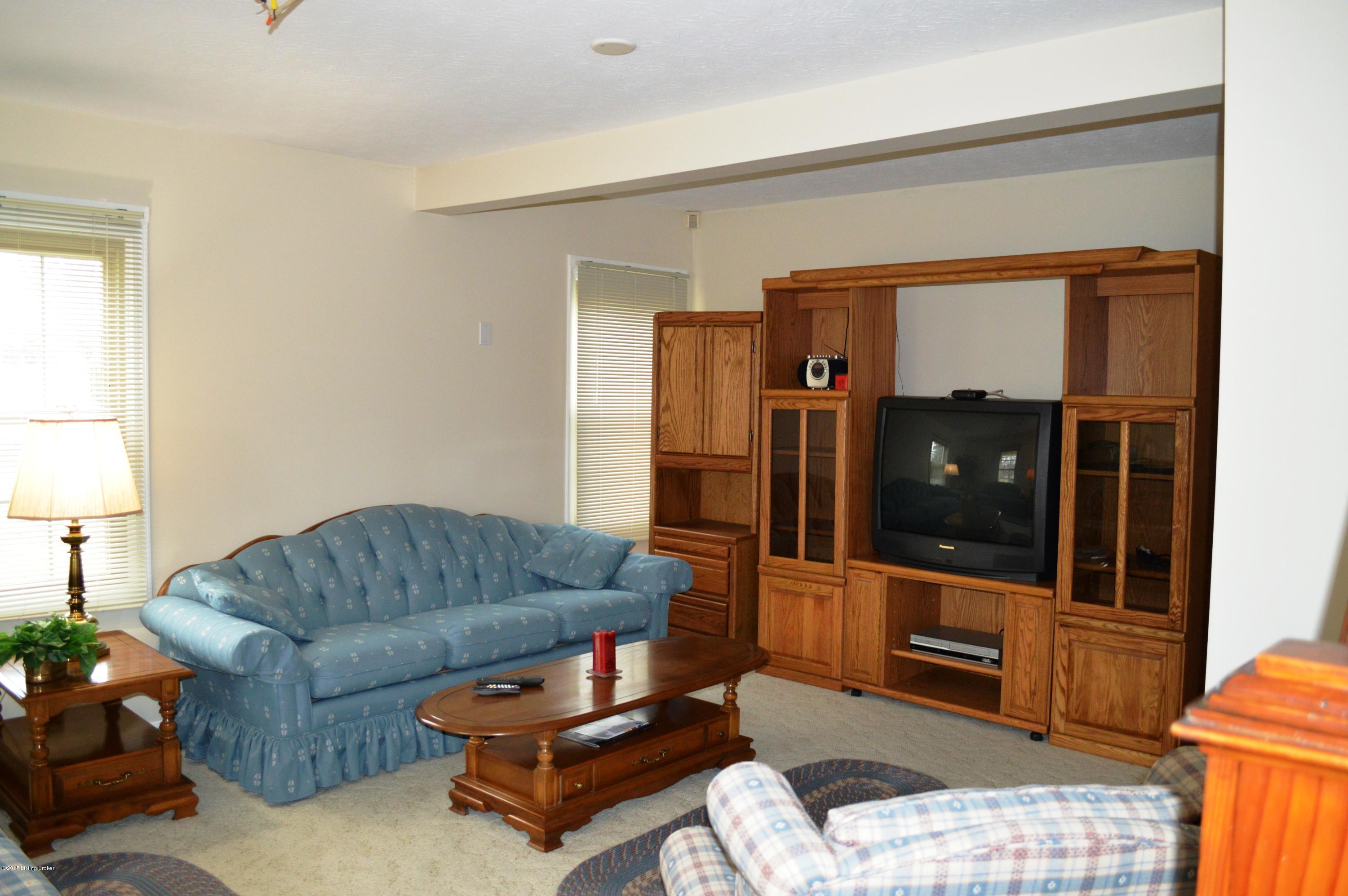 7121 Manslick Road Louisville, KY 40214 - Photo 22 of 37 DSC_0632
