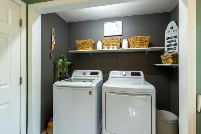 $785,000 | 239 Clay Hill Road, York, ME 03902