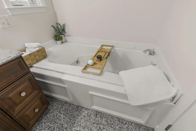 $785,000 | 239 Clay Hill Road, York, ME 03902