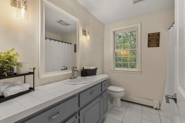 $785,000 | 239 Clay Hill Road, York, ME 03902