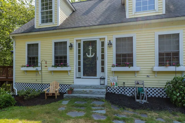 $785,000 | 239 Clay Hill Road, York, ME 03902