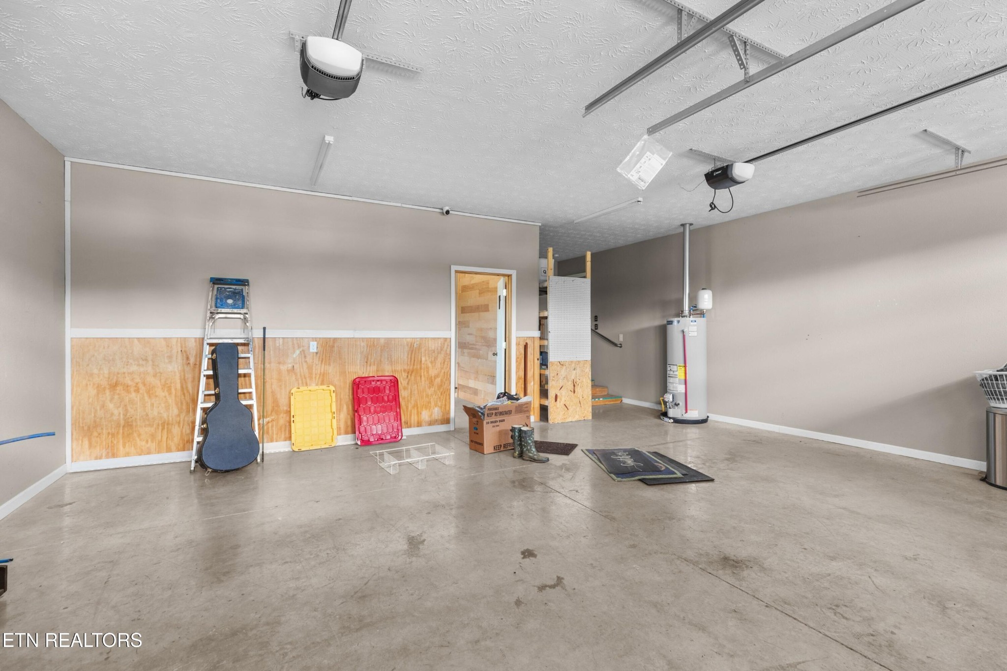 1159 Camellia Road Newport, TN 37821 - Photo 44 of 45 an empty room with painted walls