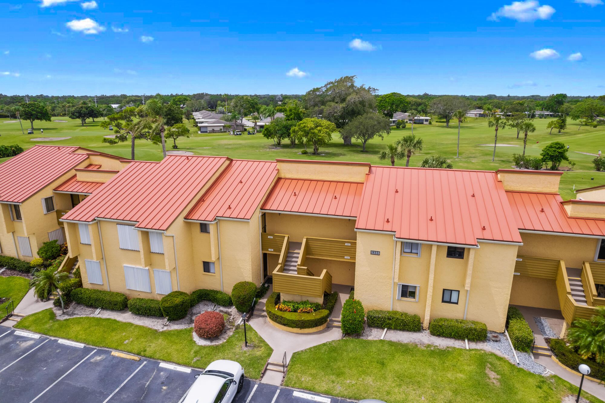 5333 Southeast Miles Grant Road, Unit 203 Stuart, FL 34997 - Photo 5 of 29 EREP-2