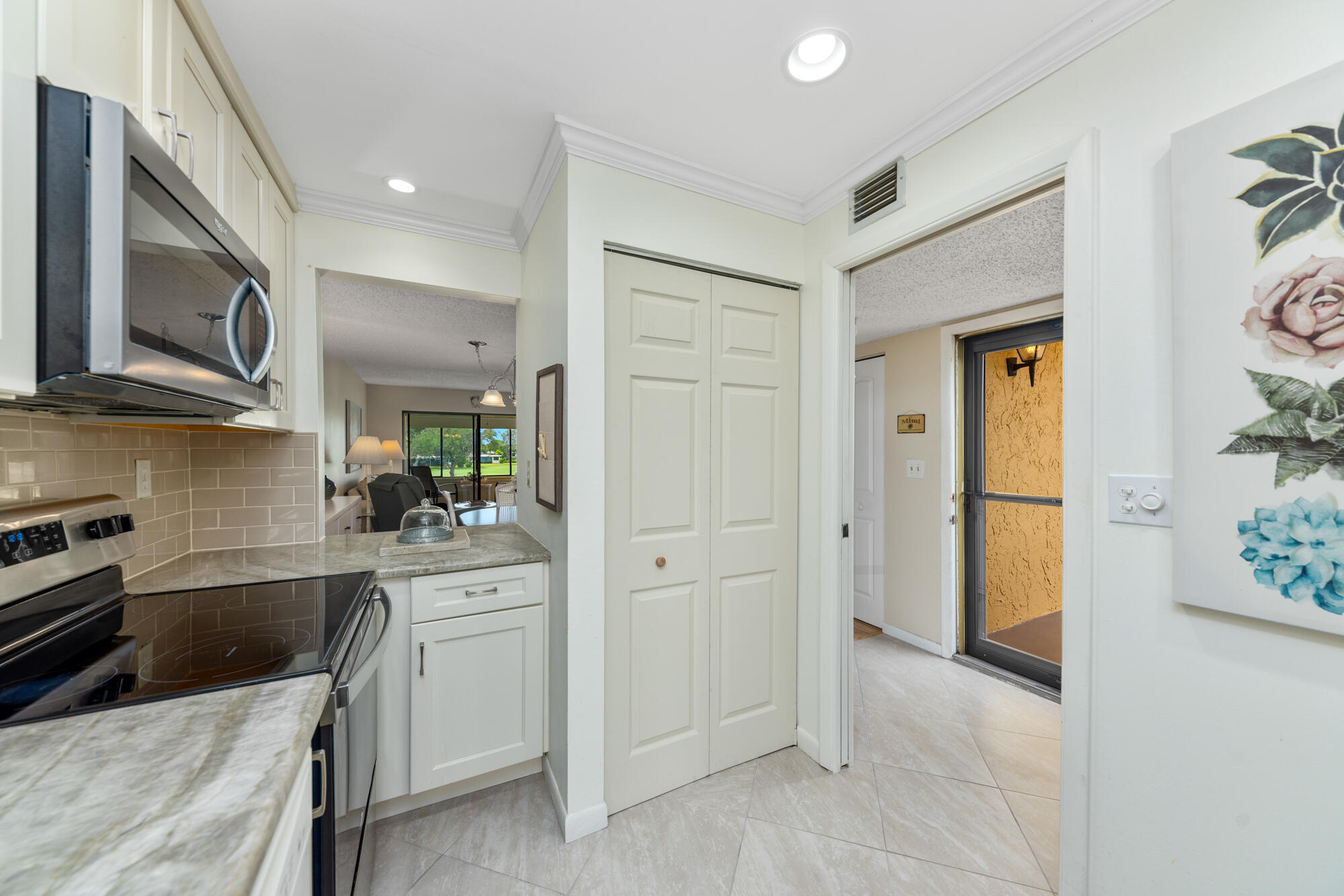 5333 Southeast Miles Grant Road, Unit 203 Stuart, FL 34997 - Photo 8 of 29 EREP-22