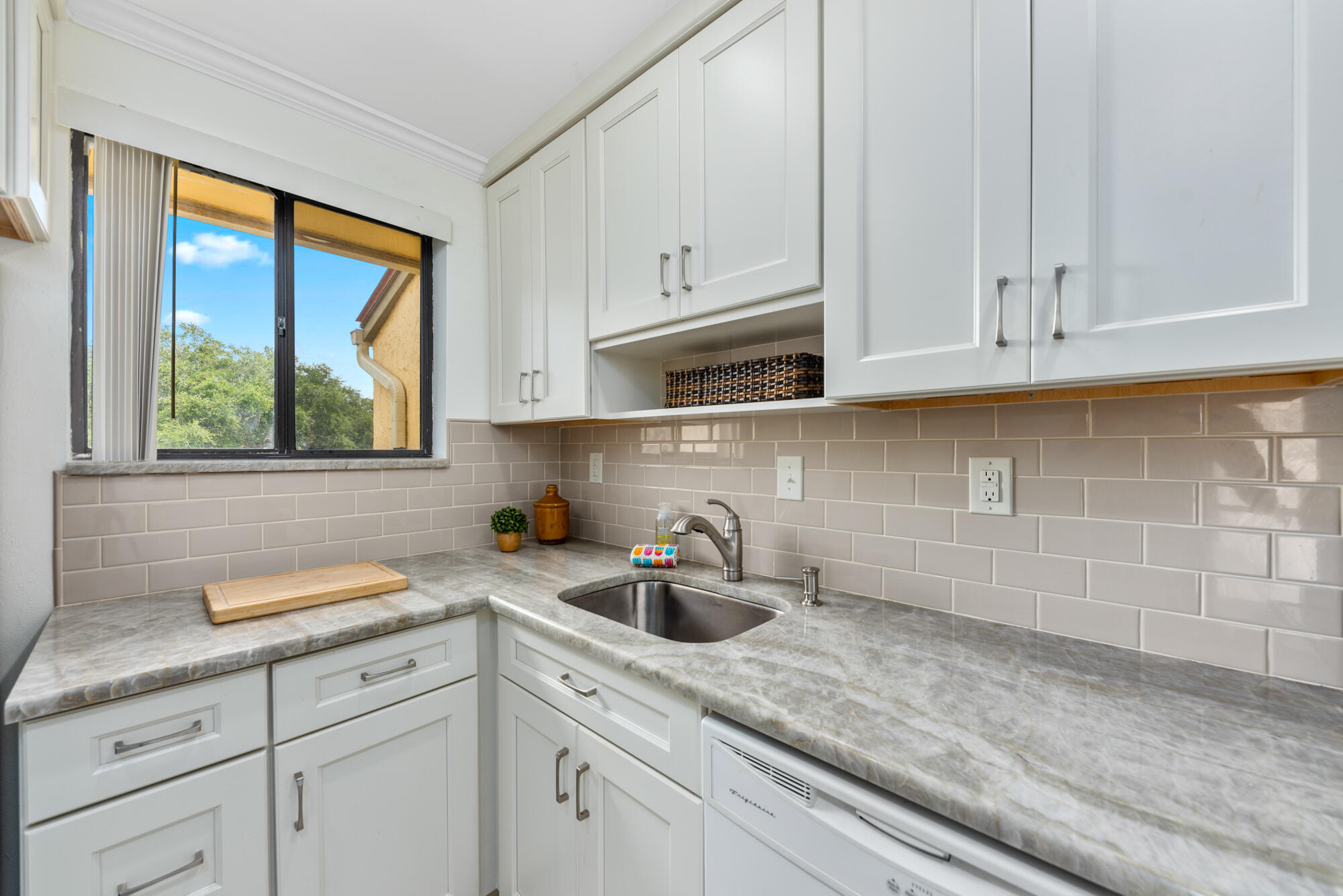 5333 Southeast Miles Grant Road, Unit 203 Stuart, FL 34997 - Photo 10 of 29 EREP-21