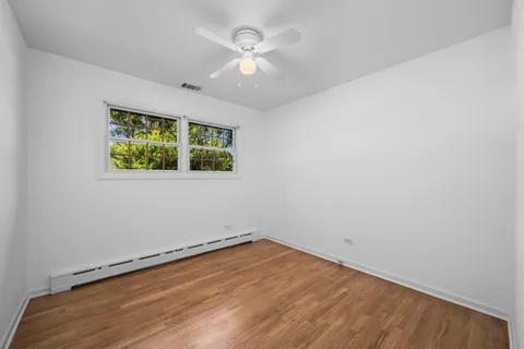 $465,000 | 413 North Drury Lane, Arlington Heights, IL 60004